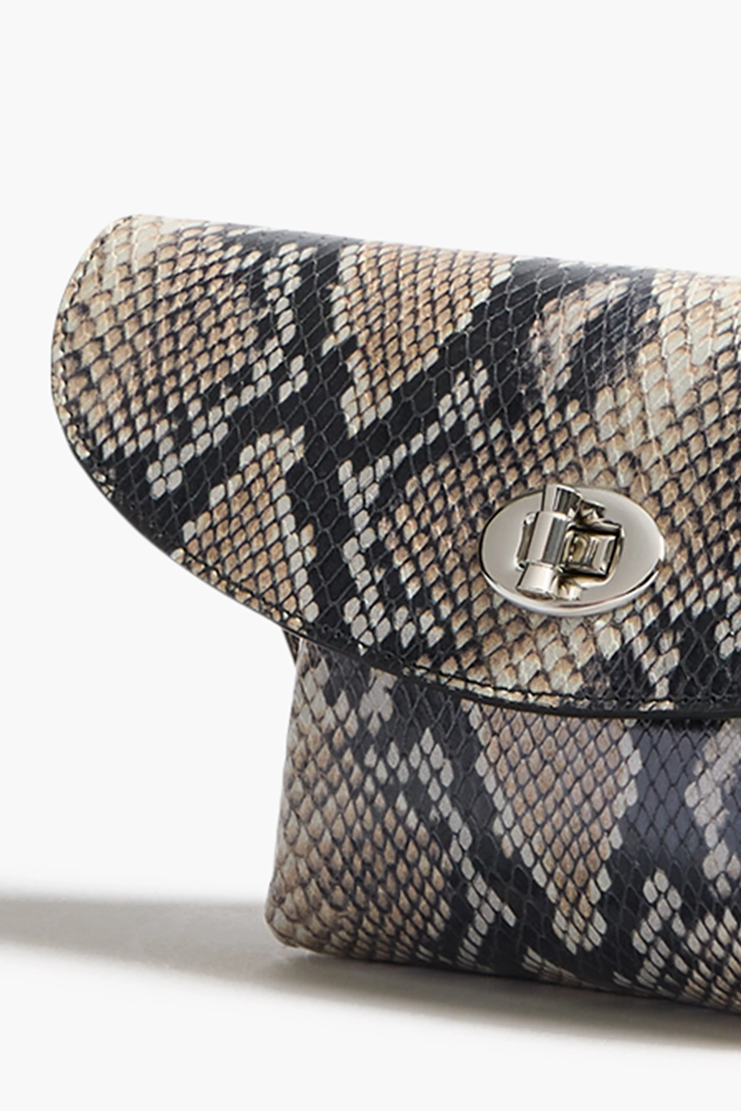 Loquette Clutch - Image 4